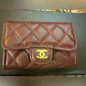 New CHANEL gwp Burgundy Leather Card Holder